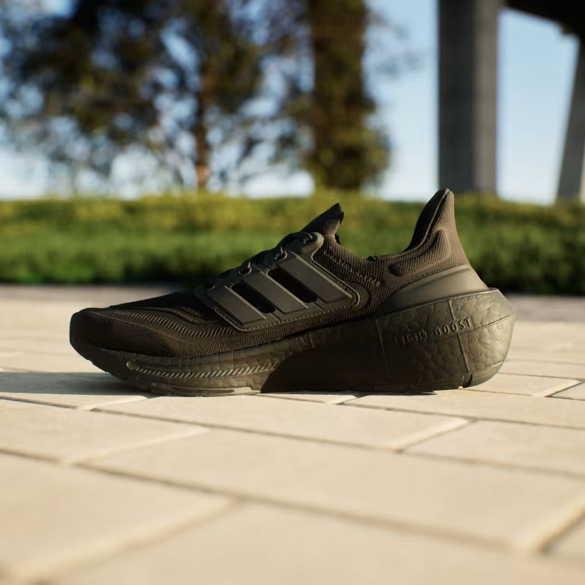 Tênis Ultraboost Light 23